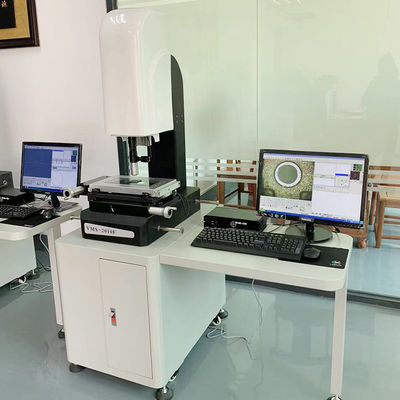A máquina de medição eletrônica do contorno da elevada precisão para plásticos molda