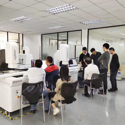 Máquina de testes do nivelamento do tela táctil totalmente automático para a eletrônica
